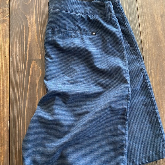 Hurley men’s shorts - Picture 2 of 3
